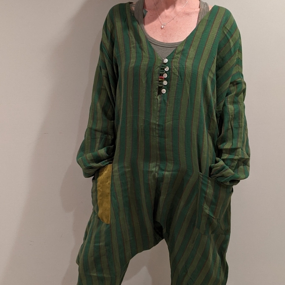 So boho🌼🌼 Kantha reversible romper with pockets. - Picture 2 of 12